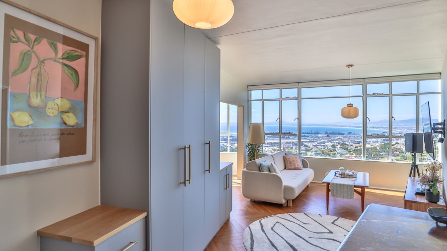 1 Bedroom Property for Sale in Vredehoek Western Cape
